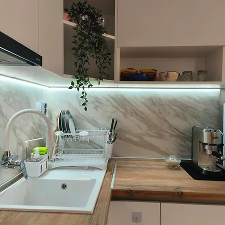 アパート & Bliss